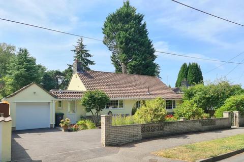 21 Cedar Avenue, St Leonards, Ringwood, BH24 2QF