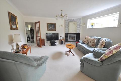 21 Cedar Avenue, St Leonards, Ringwood, BH24 2QF
