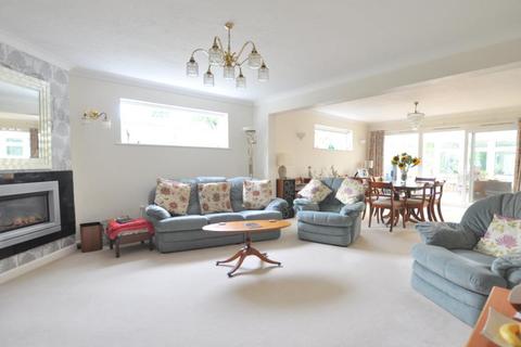 21 Cedar Avenue, St Leonards, Ringwood, BH24 2QF