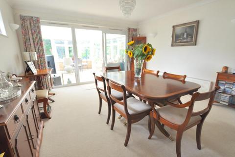 21 Cedar Avenue, St Leonards, Ringwood, BH24 2QF