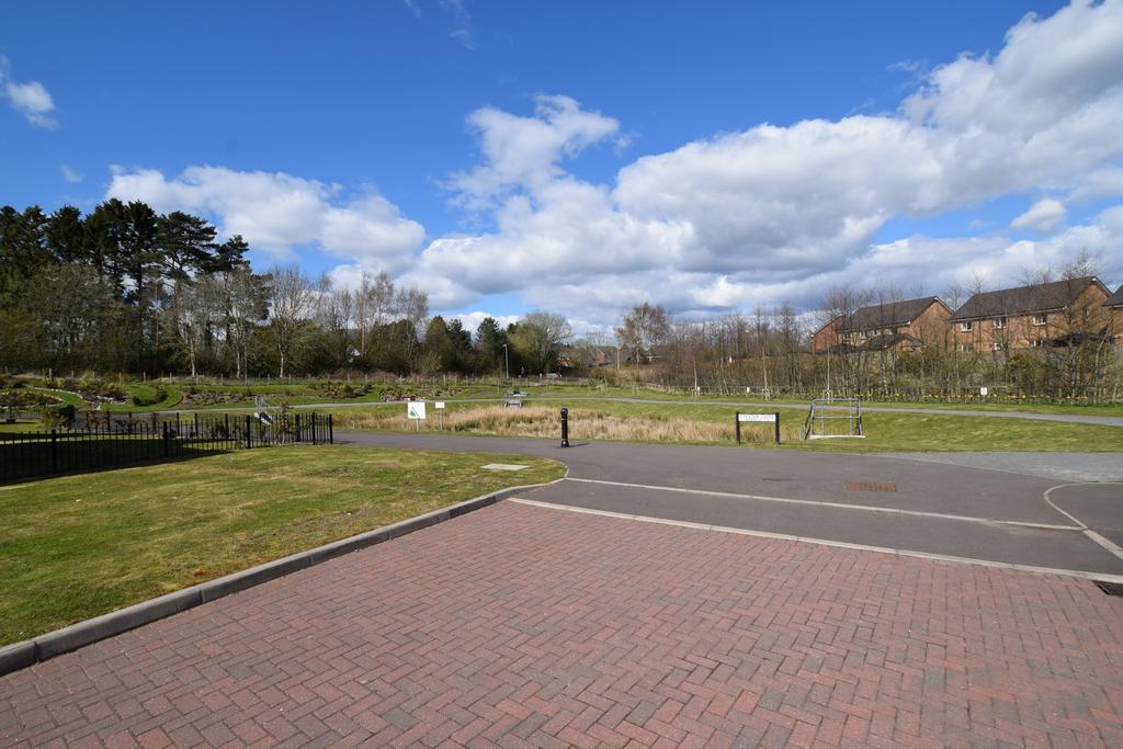 25 Coulter Close, Dumfries, DG1 3 JL - Grieve Grier