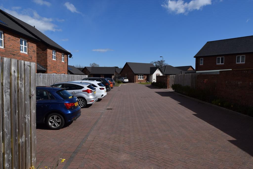 25 Coulter Close, Dumfries, DG1 3 JL - Grieve Grier