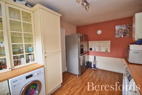 15 Foxhunter Walk, Billericay, CM11 1DZ