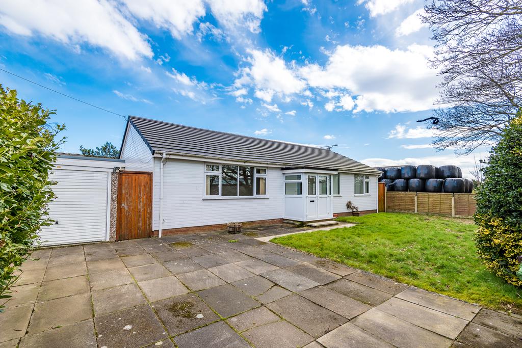 Pasture Lane, Formby L37 4 bed detached bungalow for sale £225,000