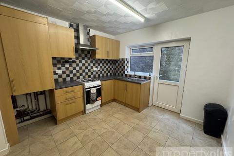 3 bedroom terraced house to rent, Brynwyndam Terrace, Treherbert - Treherbert