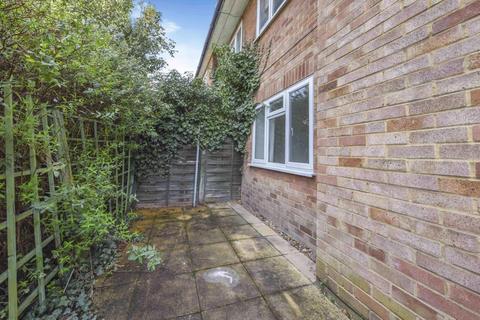 17b Lime Grove, New Malden, KT3 3TW