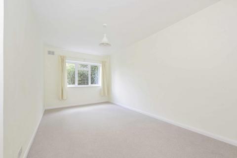 17b Lime Grove, New Malden, KT3 3TW