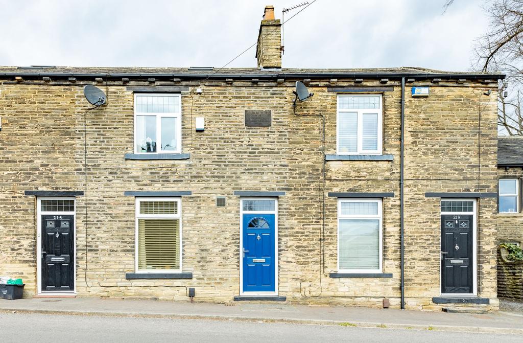 Wakefield Road, Lightcliffe, HX3 8TZ 3 bed terraced house £200,000