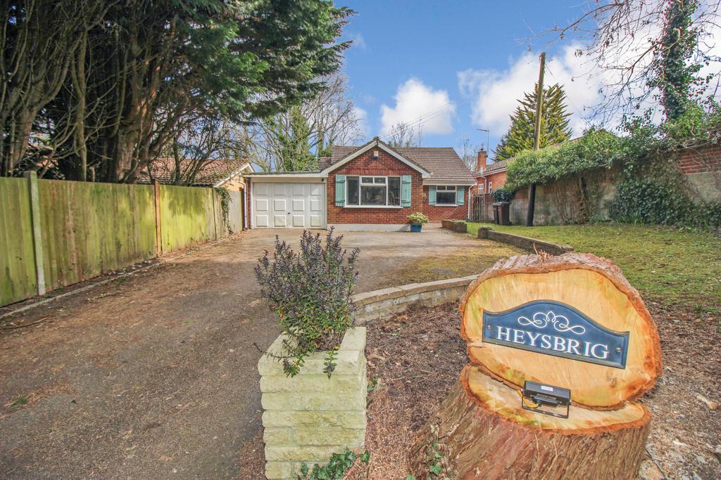 White Post Lane, Meopham, Kent, DA13 0TZ 3 bed detached bungalow £530,000
