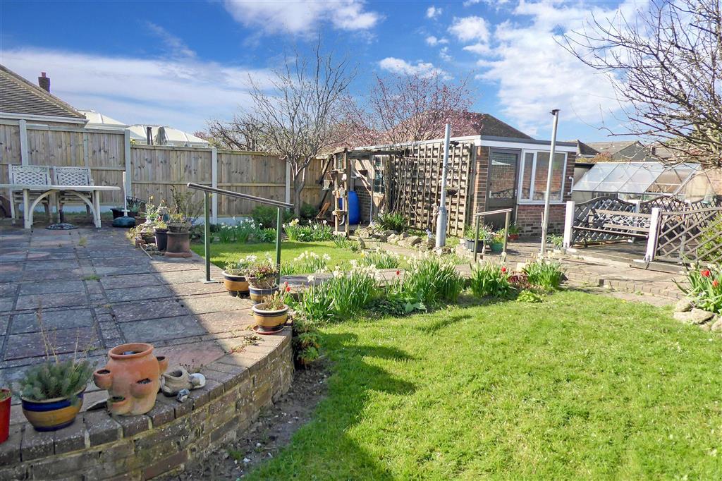 Salisbury Avenue, Broadstairs, Kent 2 bed semidetached bungalow £365,000