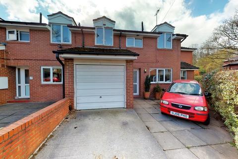 9 Claremont Court, Leeds, LS6 4DP