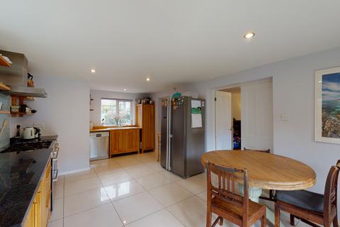 9 Claremont Court, Leeds, LS6 4DP