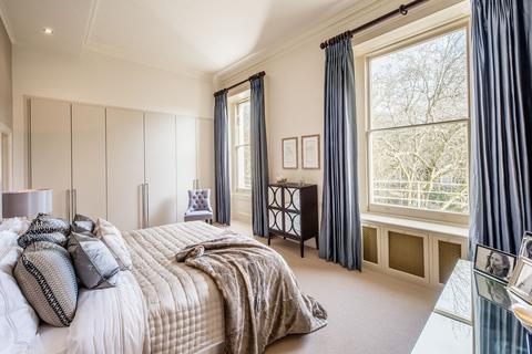 3 bedroom apartment to rent, Princes Gate, London