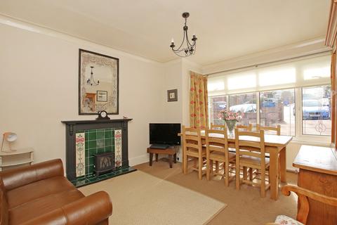 16 Chessel Close, Sheffield, S8 8SS