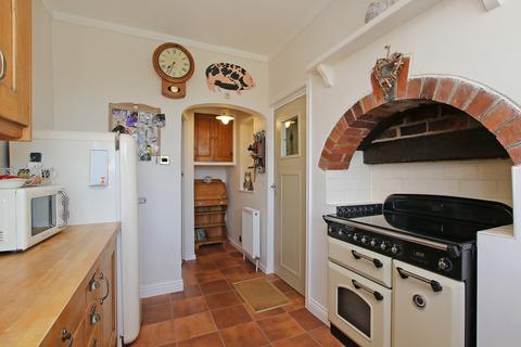 16 Chessel Close, Sheffield, S8 8SS