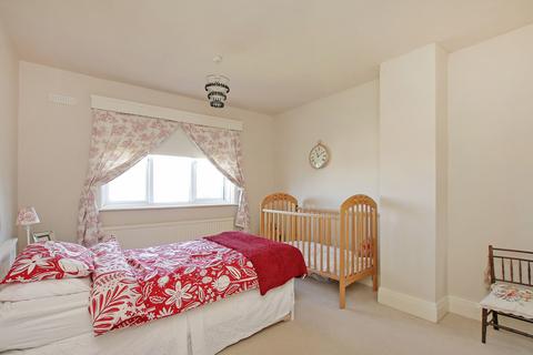 16 Chessel Close, Sheffield, S8 8SS
