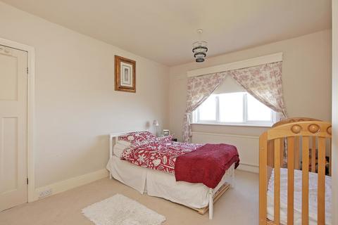 16 Chessel Close, Sheffield, S8 8SS