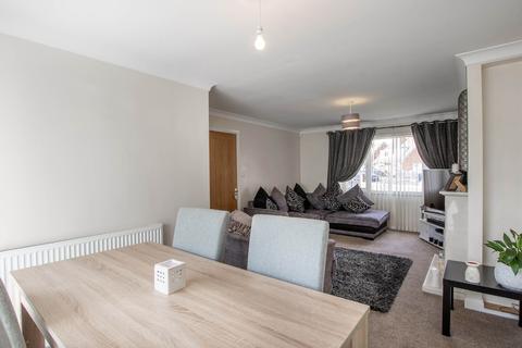 52 Lutterworth Drive, Adwick Le Street, Doncaster, DN6 7DF