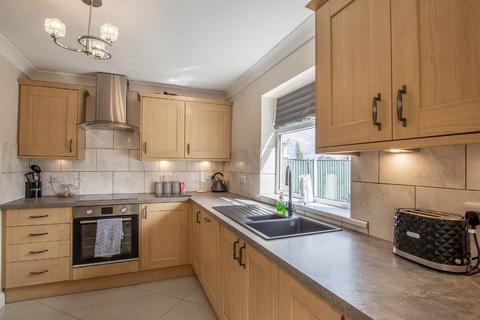 52 Lutterworth Drive, Adwick Le Street, Doncaster, DN6 7DF