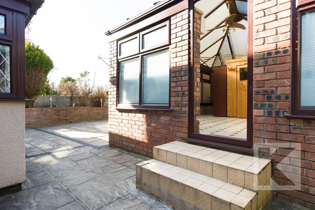 Huddersfield Road, Austerlands... 4 bed semidetached bungalow £260,000
