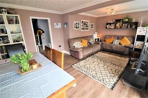 4 Arwen Grove, South Woodham Ferrers, Chelmsford, CM3 5ZJ