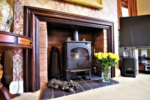 Slinter Vale Oldfields Road, Uttoxeter, ST14 7QJ