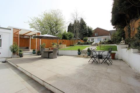 5 Burgh Wood, Banstead, SM7 1EW