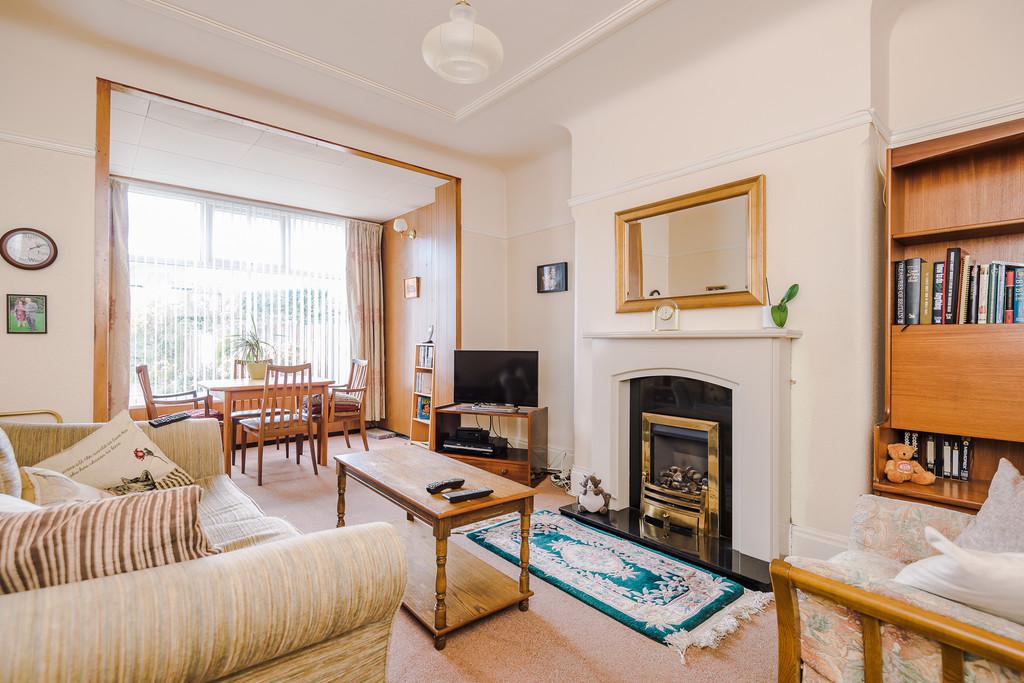 East Close, Eccleston Park 3 bed semidetached house £229,950