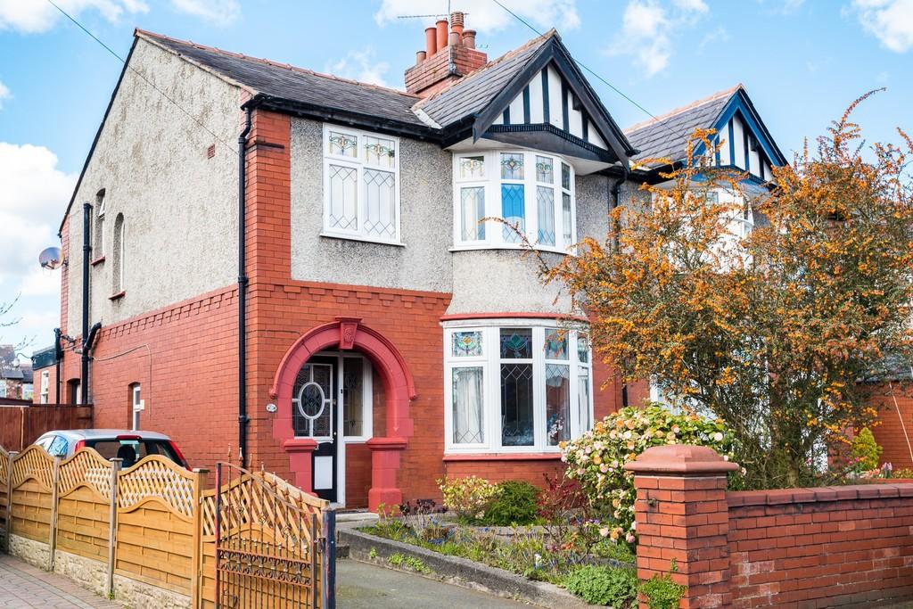 East Close, Eccleston Park 3 bed semidetached house £229,950