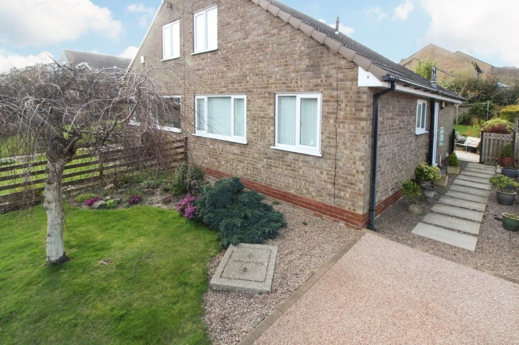Bankside, Golcar 3 bed semidetached house £180,000
