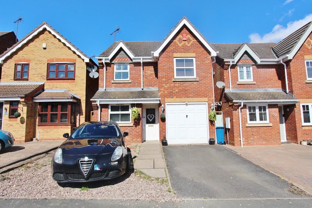 Ascot Drive, Dosthill 3 bed detached house £279,950