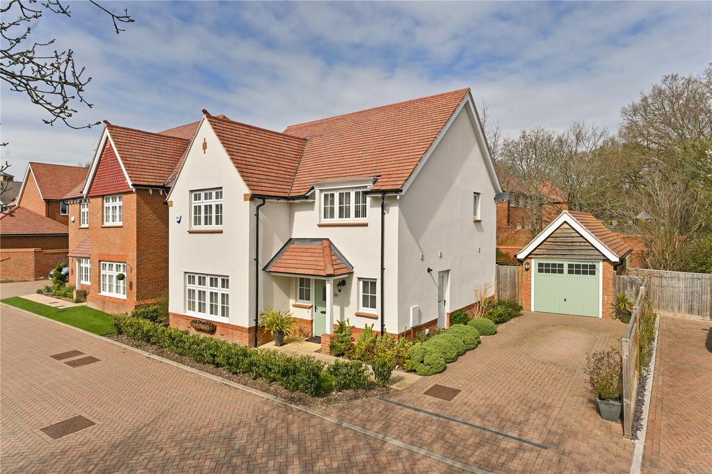 Lancaster Close, Hamstreet, Ashford, Kent, TN26 4 bed detached house