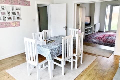 9 Bowes Road, London, W3 7AD
