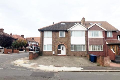 9 Bowes Road, London, W3 7AD