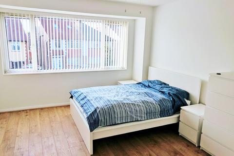 9 Bowes Road, London, W3 7AD