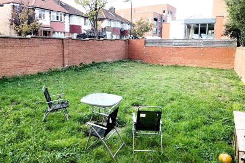 9 Bowes Road, London, W3 7AD