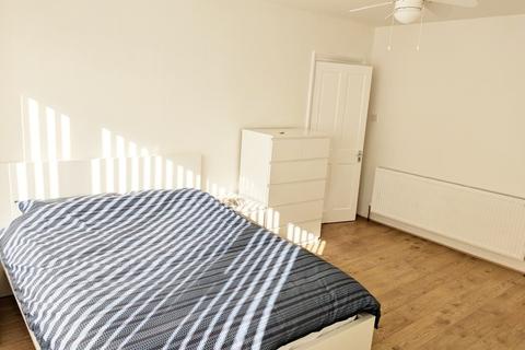 9 Bowes Road, London, W3 7AD