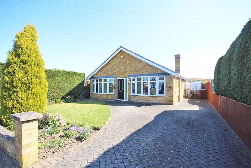 BELMONT, HOLTON LE CLAY 3 bed detached bungalow £189,950