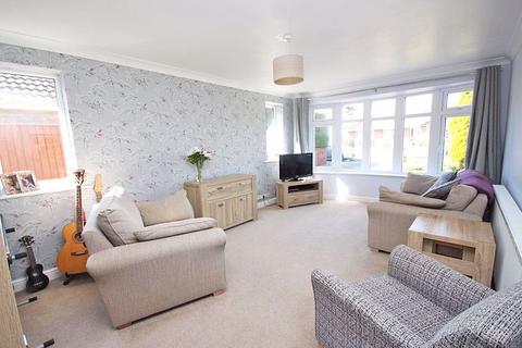 7 Belmont, Holton Le Clay, Grimsby, DN36 5HQ