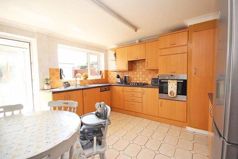 7 Belmont, Holton Le Clay, Grimsby, DN36 5HQ