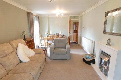 3 bedroom detached bungalow to rent, Cause End Road, Wootton