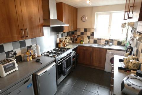 3 bedroom detached bungalow to rent, Cause End Road, Wootton