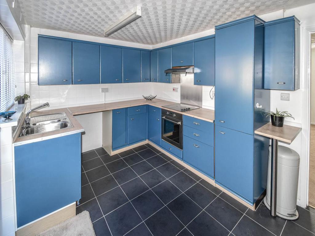 Llanllienwen Road, Morriston, Swansea 3 bed house £625 pcm (£144 pw)