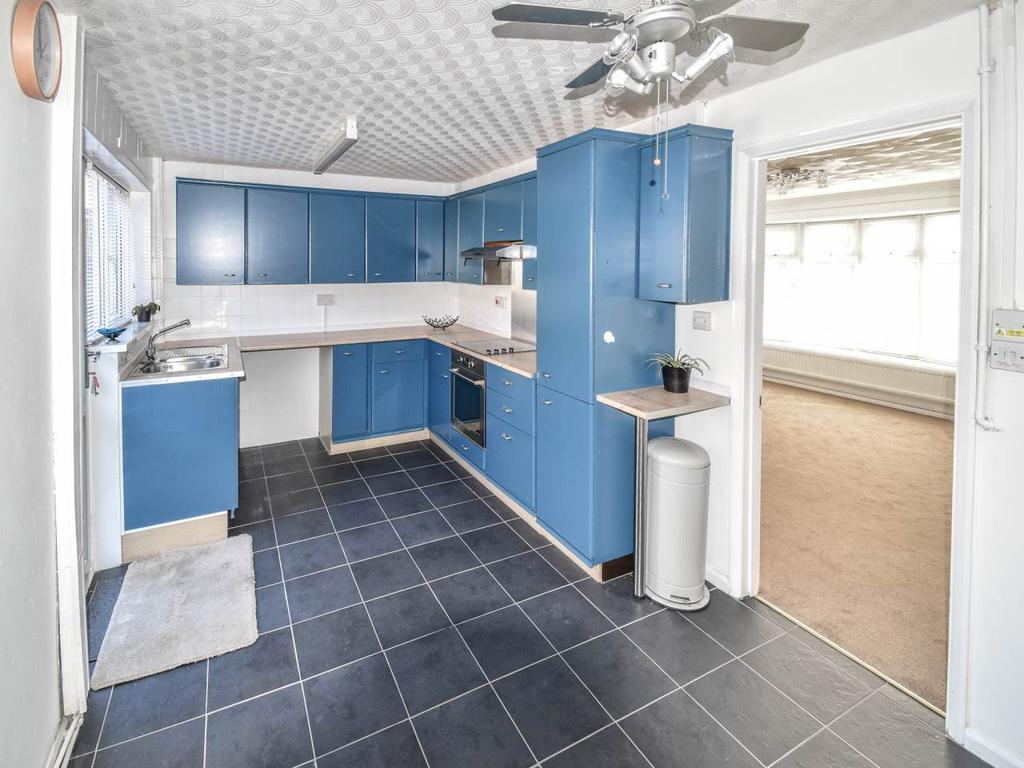 Llanllienwen Road, Morriston, Swansea 3 bed house £625 pcm (£144 pw)