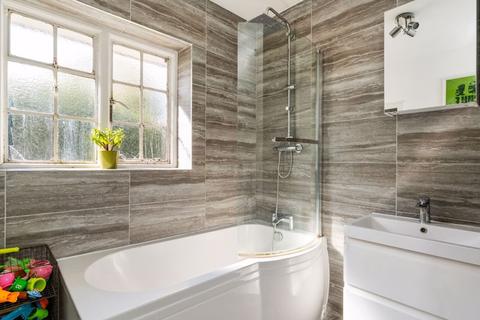 7 Cornwood Close, London, N2 0HP