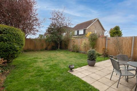 8 Belle Meade Close, Woodgate, Chichester, PO20 3YD