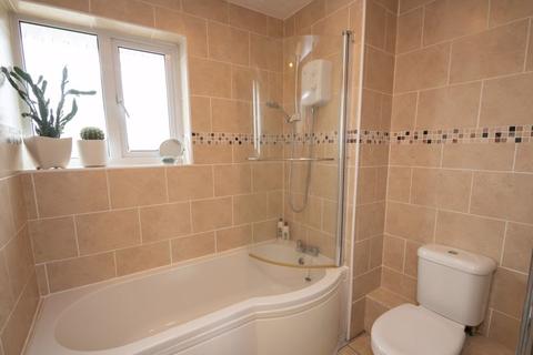 8 Belle Meade Close, Woodgate, Chichester, PO20 3YD