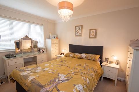 8 Belle Meade Close, Woodgate, Chichester, PO20 3YD
