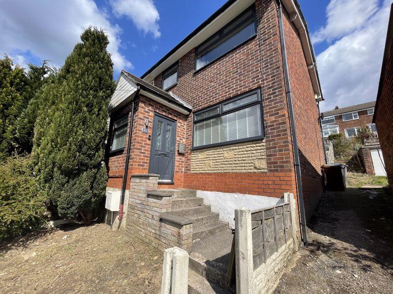 Longridge Avenue, Stalybridge, SK15 3 bed terraced house £230,000