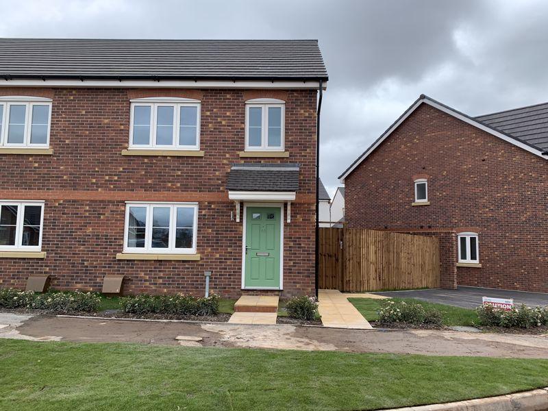 Lewis Crescent, Wellington, Telford 3 bed semidetached house £875